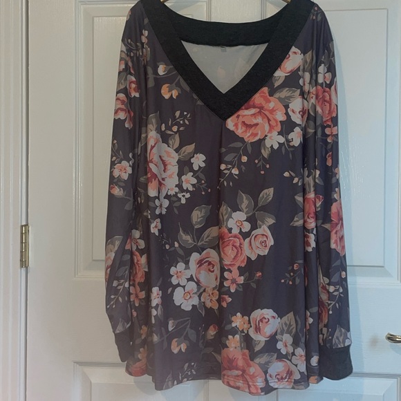 Pink and grey floral top - Picture 1 of 5